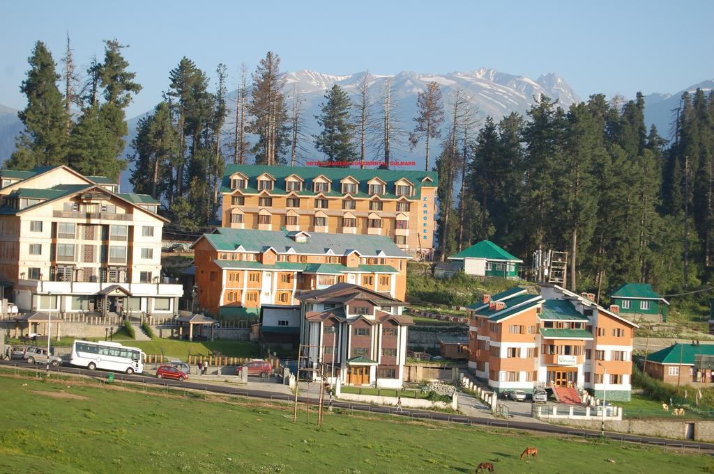 Hotel Zahgeer Continental Гульмарг Екстер'єр фото