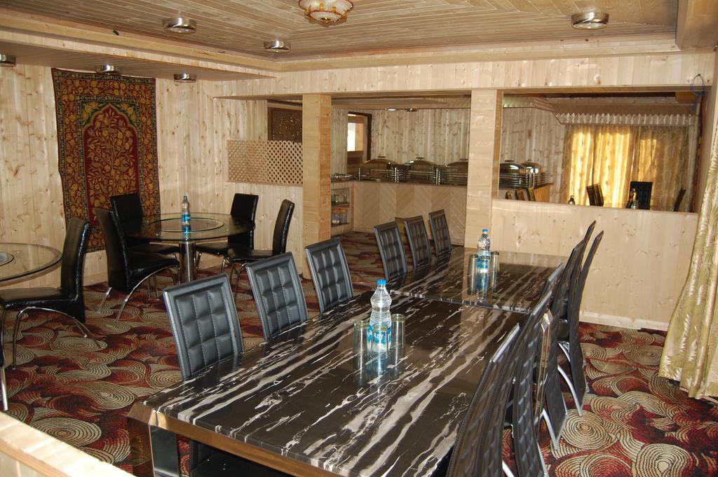 Hotel Zahgeer Continental Гульмарг Номер фото